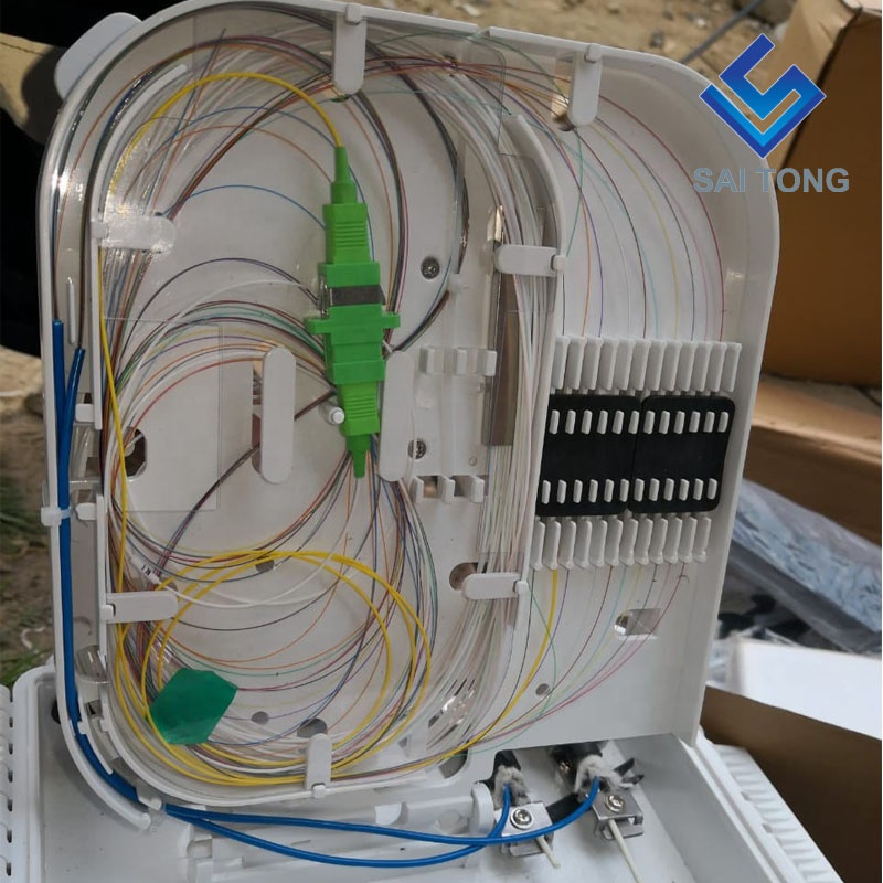 Caja de terminación de 16 núcleos Cixi made16 sc/upc FTTH Caja de distribución de 16 núcleos Prensaestopas de goma resistente al agua Caja de conexiones de fibra Gpon onu