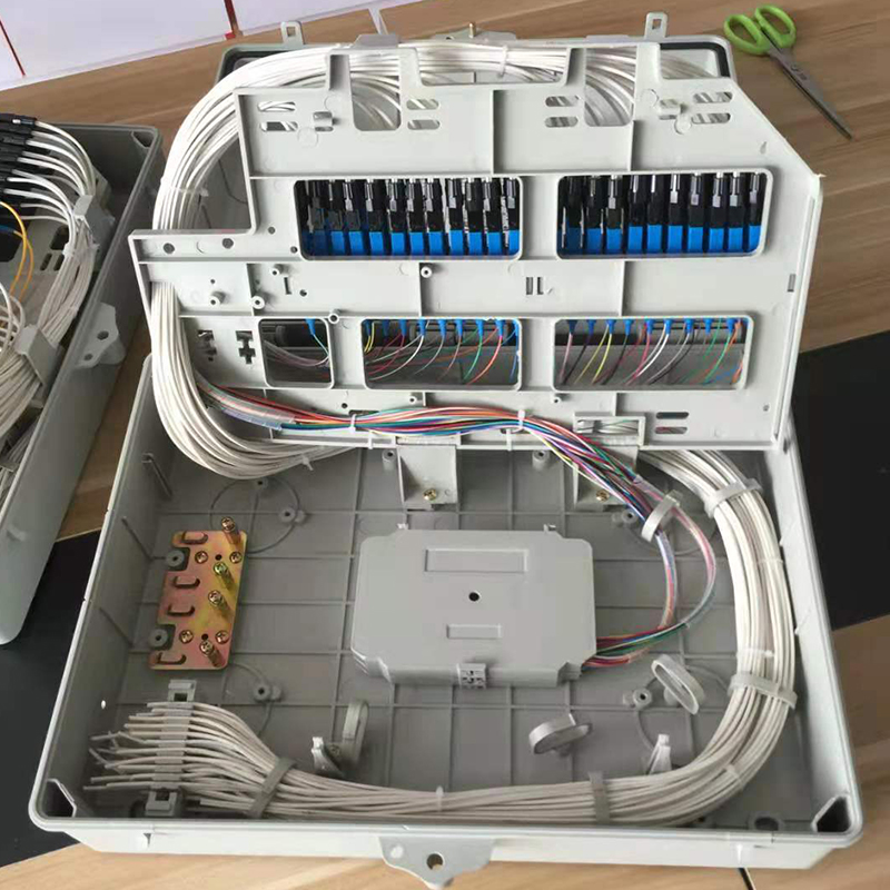 FTTH BOX Caja de distribución de fibra de 16 puertos para exteriores de 16 núcleos con caja de terminales divisora ​​de 1x16 plc para montaje en pared y montaje en poste